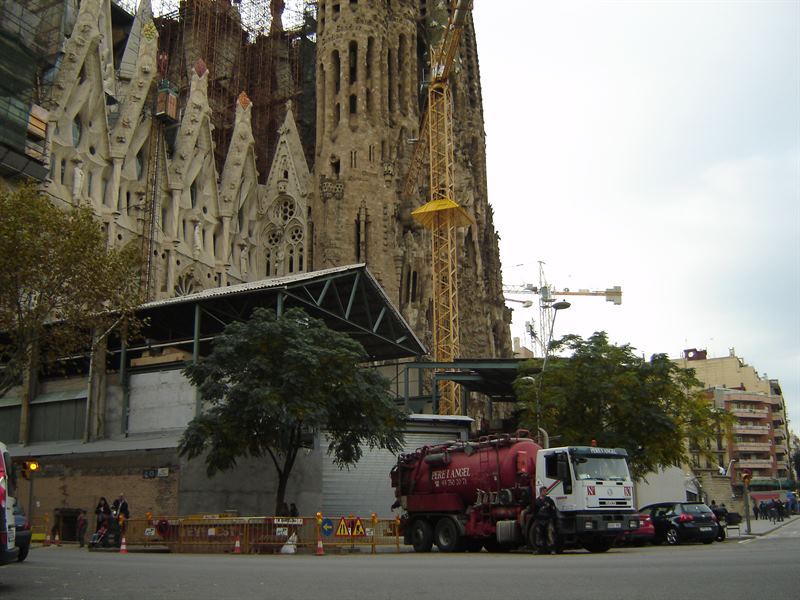 mantenimiento de tuberías y desatascos Sagrada Familia Barcelona Neteges Pere i Ángel desatascos