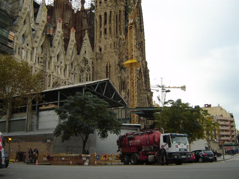 mantenimiento de tuberías y desatascos Sagrada Familia Barcelona Neteges Pere i Ángel desatascos