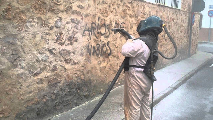 Limpieza con chorro de arena en Barcelona