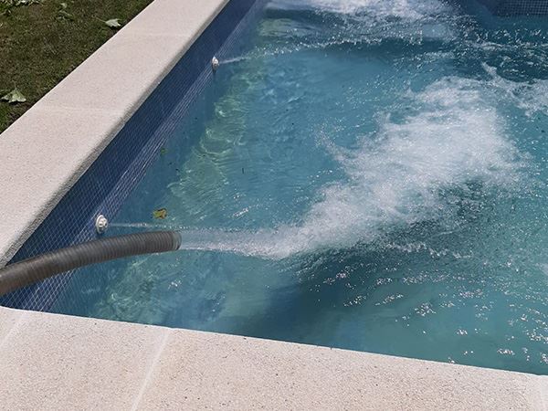 Limpieza y llenado de piscinas en Mataró